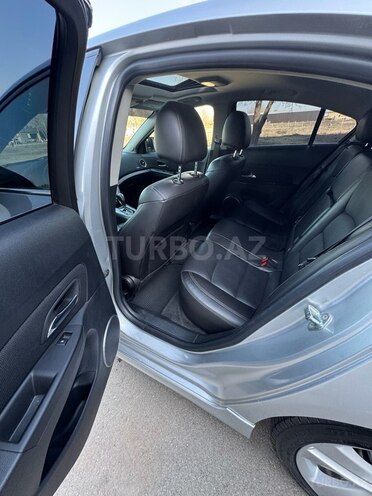 Chevrolet Cruze-12