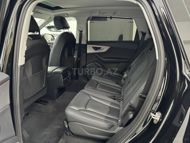 Audi Q7-10