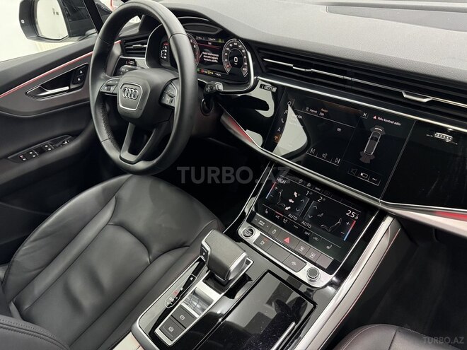 Audi Q7-17