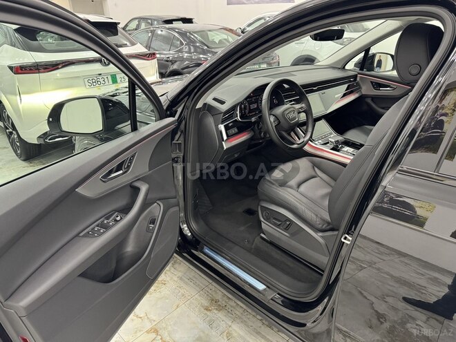 Audi Q7-9