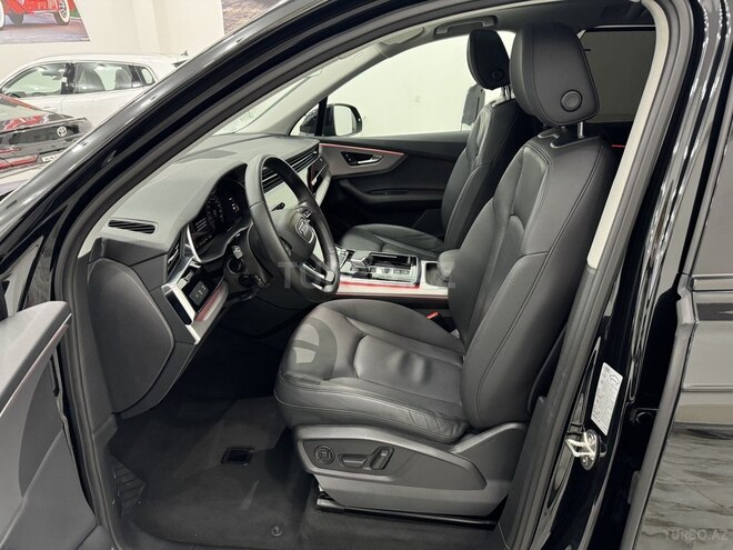 Audi Q7-8