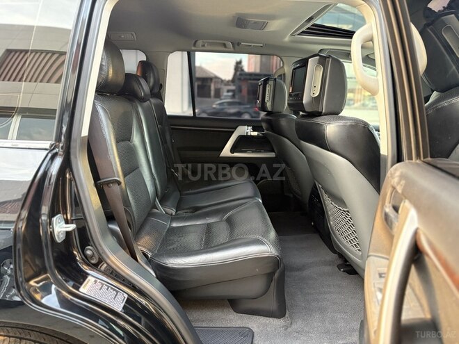 Toyota Land Cruiser-10