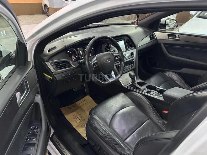Hyundai Sonata-11
