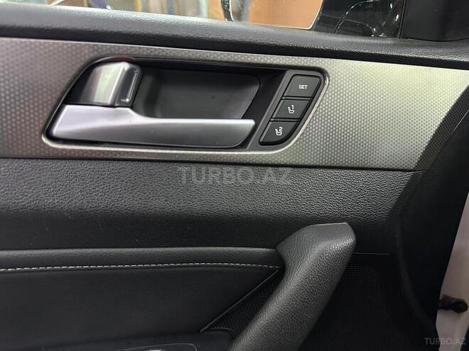 Hyundai Sonata-6