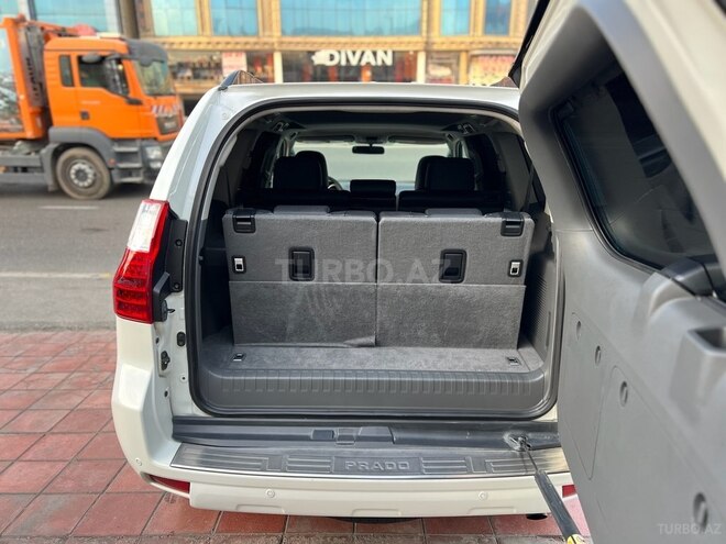 Toyota Land Cruiser Prado-4