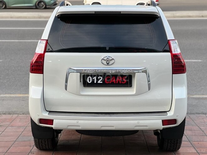 Toyota Land Cruiser Prado-5
