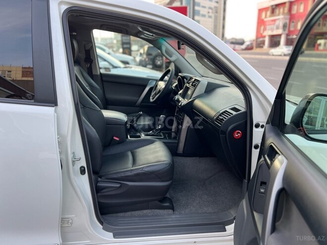 Toyota Land Cruiser Prado-8
