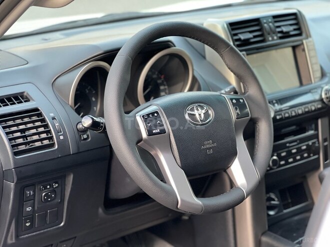 Toyota Land Cruiser Prado-6