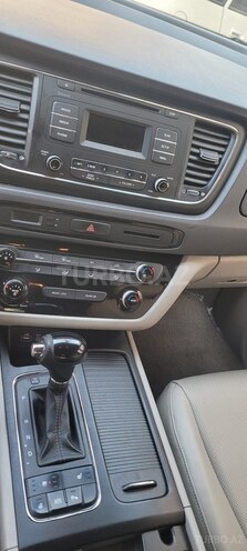 Kia Carnival 2015, 298,000 km - 2.2 л - Bakı