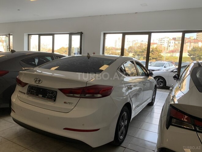 Hyundai Avante 2016, 127,000 km - 1.6 l - Bakı