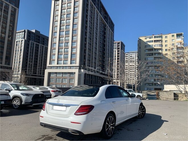 Mercedes E 300-5