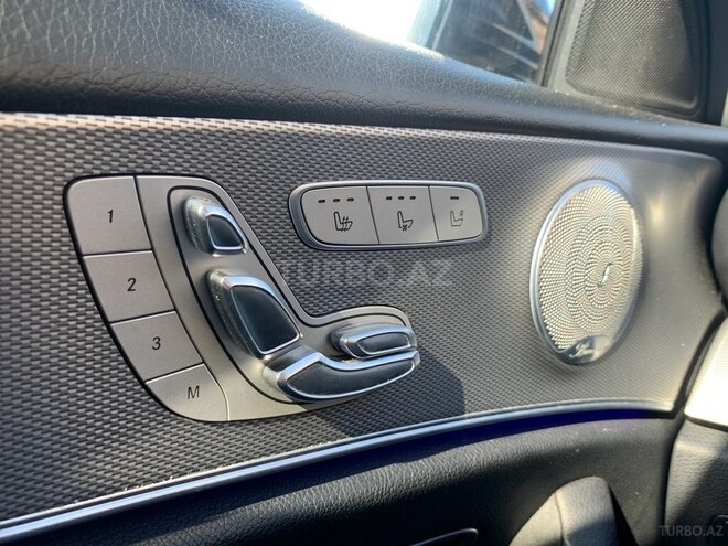 Mercedes E 300-11