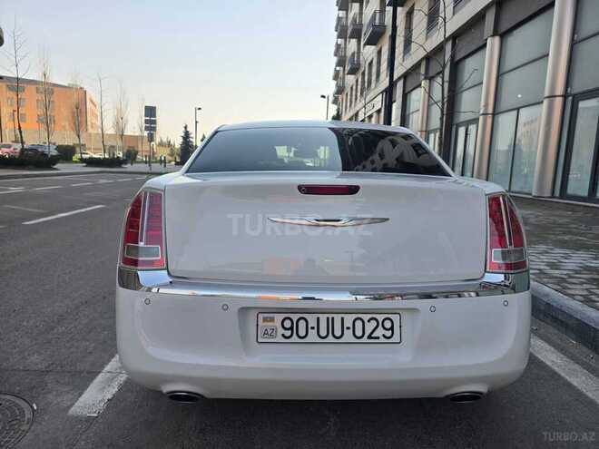 Chrysler 300C-2