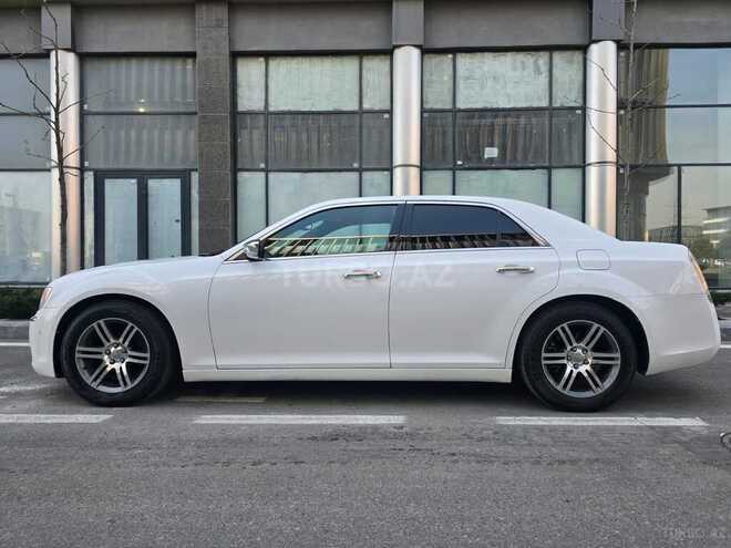 Chrysler 300C-11