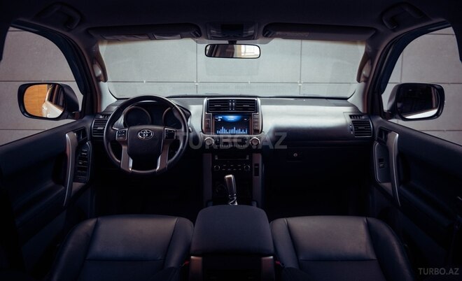 Toyota Land Cruiser Prado-9