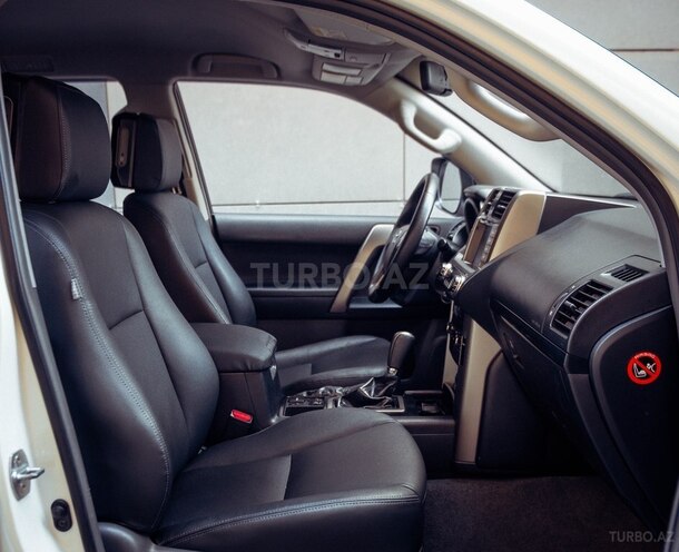 Toyota Land Cruiser Prado-15