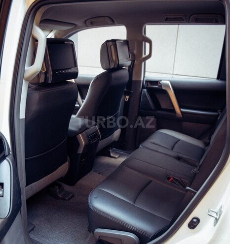 Toyota Land Cruiser Prado-16