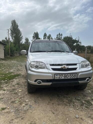 Chevrolet Niva-1