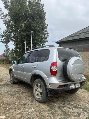 Chevrolet Niva-4