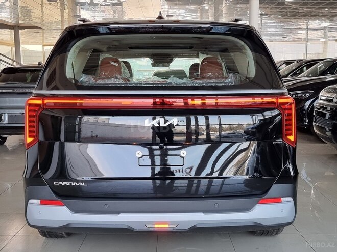 Kia Carnival-11