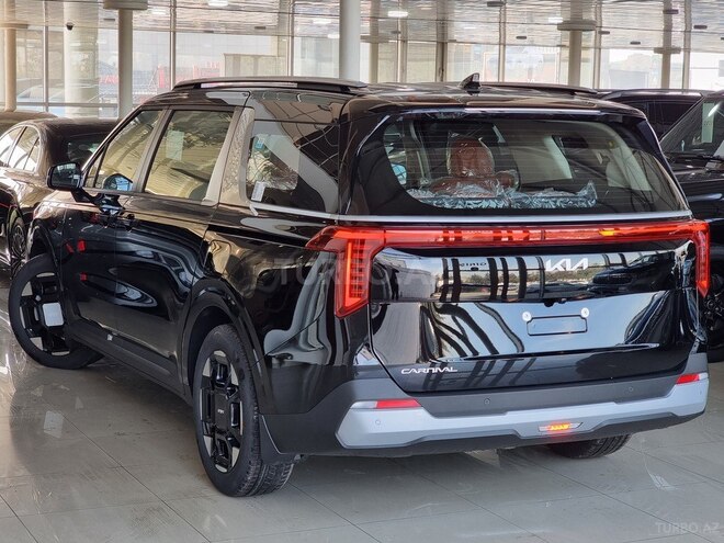 Kia Carnival-12