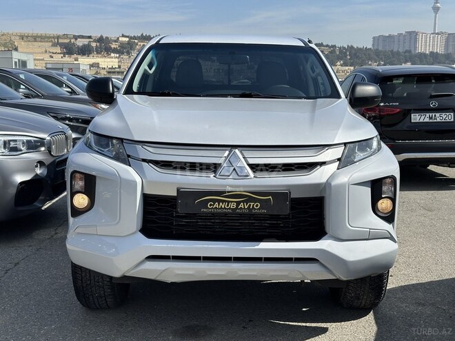 Mitsubishi L200 2020, 157,000 km - 2.4 л - Bakı
