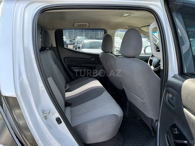 Mitsubishi L200-12