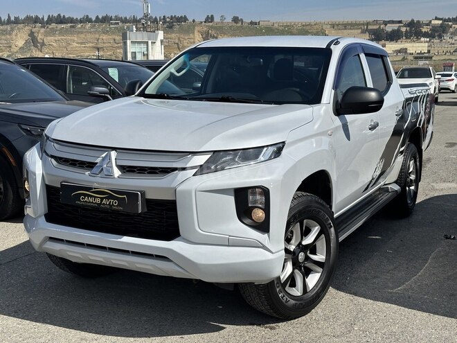 Mitsubishi L200 2020, 157,000 km - 2.4 л - Bakı