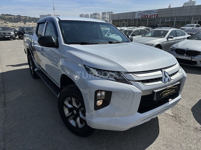 Mitsubishi L200 2020, 157,000 km - 2.4 л - Bakı