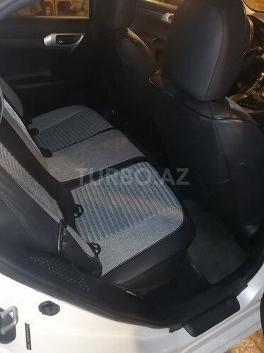 Lexus CT 200h-13