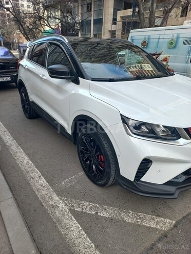 Geely Coolray-6