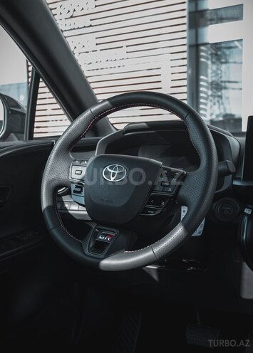 Toyota C-HR-7