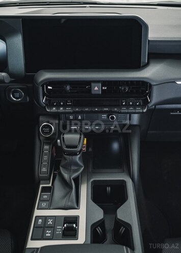 Toyota Land Cruiser Prado-12