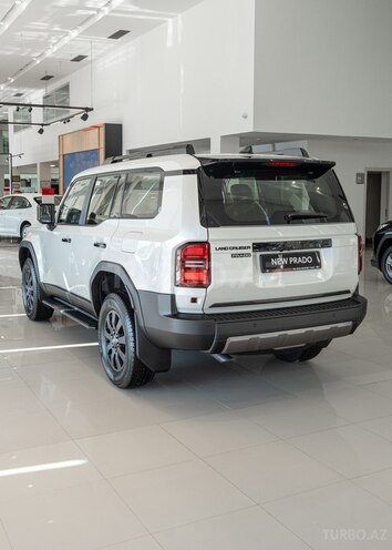 Toyota Land Cruiser Prado-4