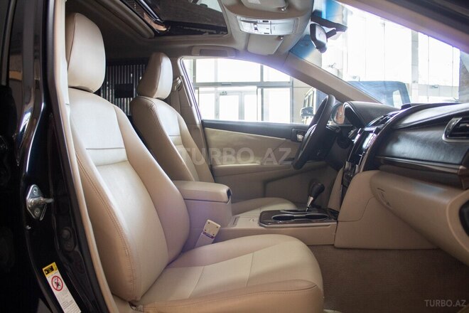 Toyota Camry-16