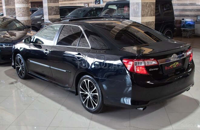 Toyota Camry-10