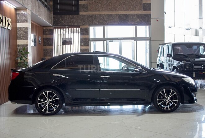 Toyota Camry-6