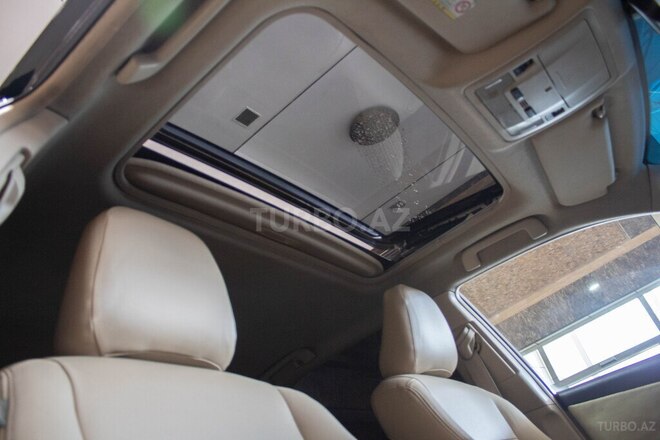 Toyota Camry-12