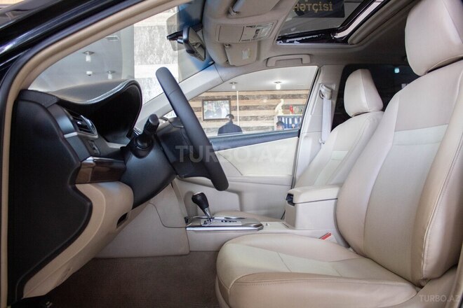 Toyota Camry-13