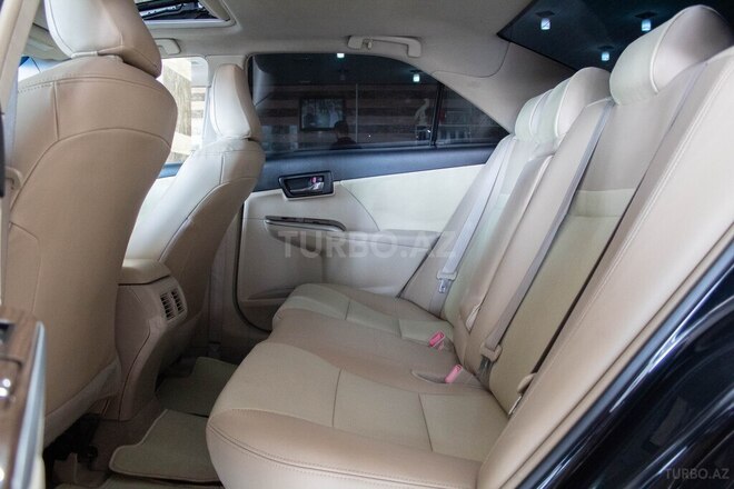 Toyota Camry-14
