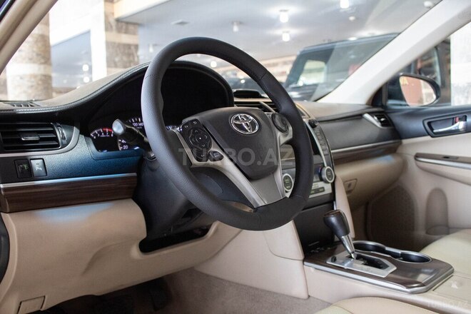 Toyota Camry-11
