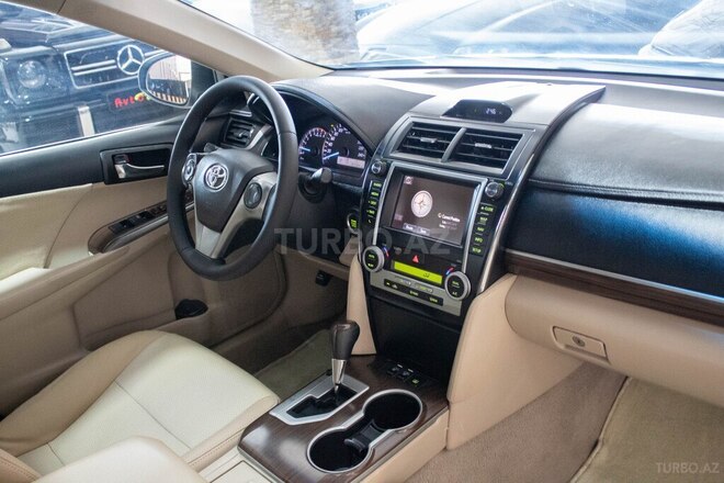 Toyota Camry-17