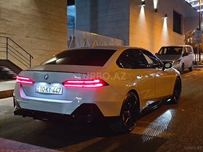 BMW i5-15