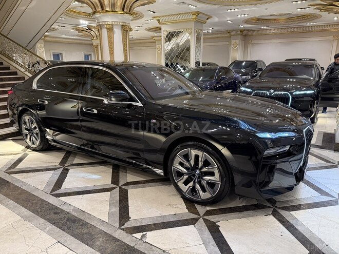 BMW i7 2022, 17,000 km - 0.0 l - Bakı
