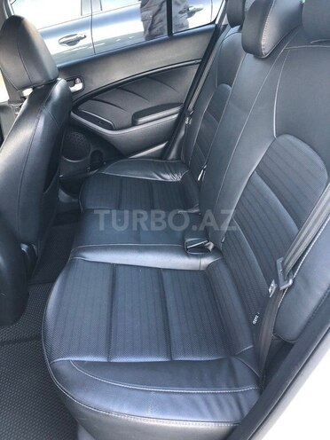 Kia Cerato-9