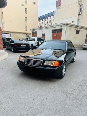 Mercedes C 200 2000, 352,000 km - 2.0 л - Bakı