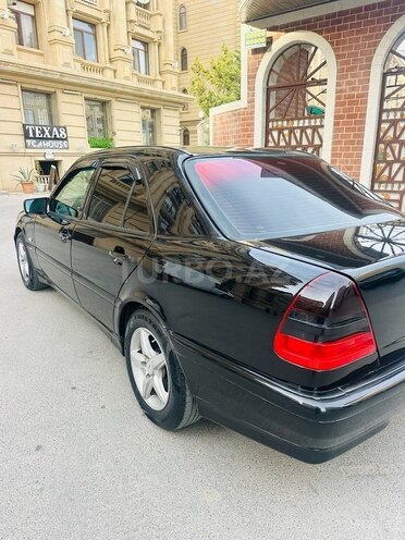 Mercedes C 200 2000, 352,000 km - 2.0 л - Bakı