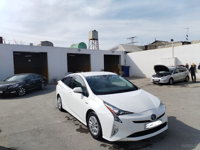 Toyota Prius-2