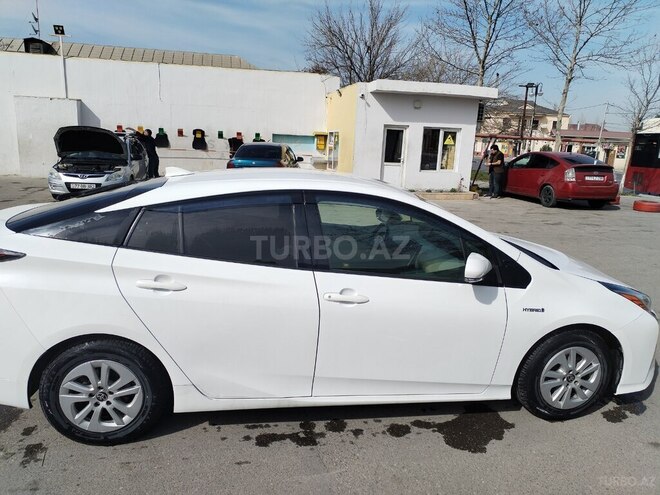 Toyota Prius-3