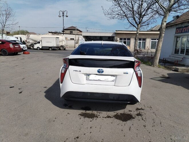 Toyota Prius-6